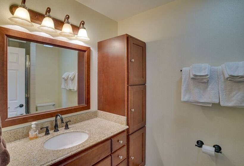 Santa Ana Home W/ Patio, 9 Mi To Disneyland!