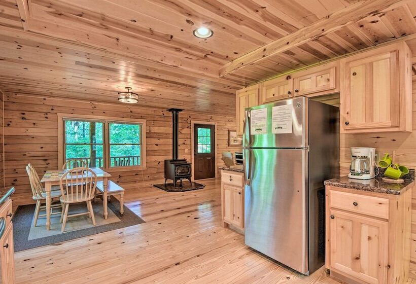 Secluded Cabin W/ Deck 13 Miles To Downtown Murphy