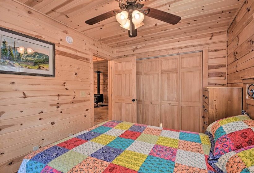 Secluded Cabin W/ Deck 13 Miles To Downtown Murphy