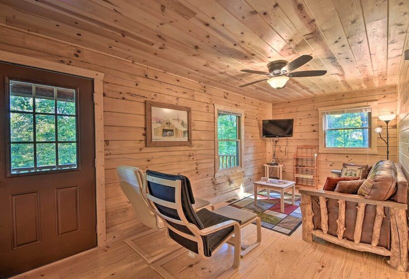 Secluded Cabin W/ Deck 13 Miles To Downtown Murphy