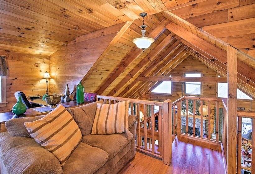 Smoky Mountain Retreat W/ Deck & Mountain Views!