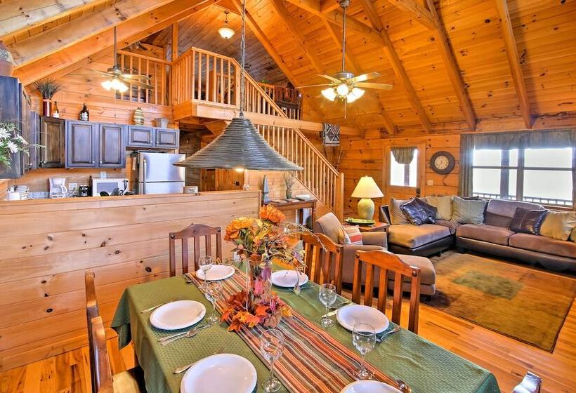 Smoky Mountain Retreat W/ Deck & Mountain Views!