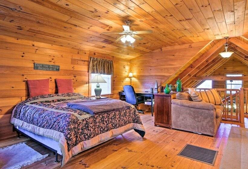 Smoky Mountain Retreat W/ Deck & Mountain Views!