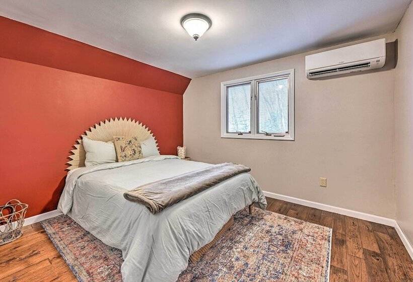 Spacious Franklin Cabin W/ Mountain Views!