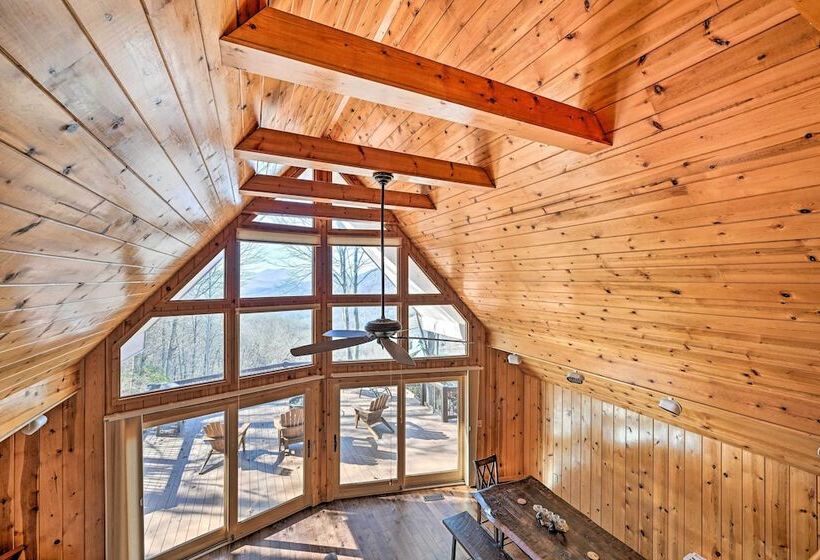 Spacious Franklin Cabin W/ Mountain Views!
