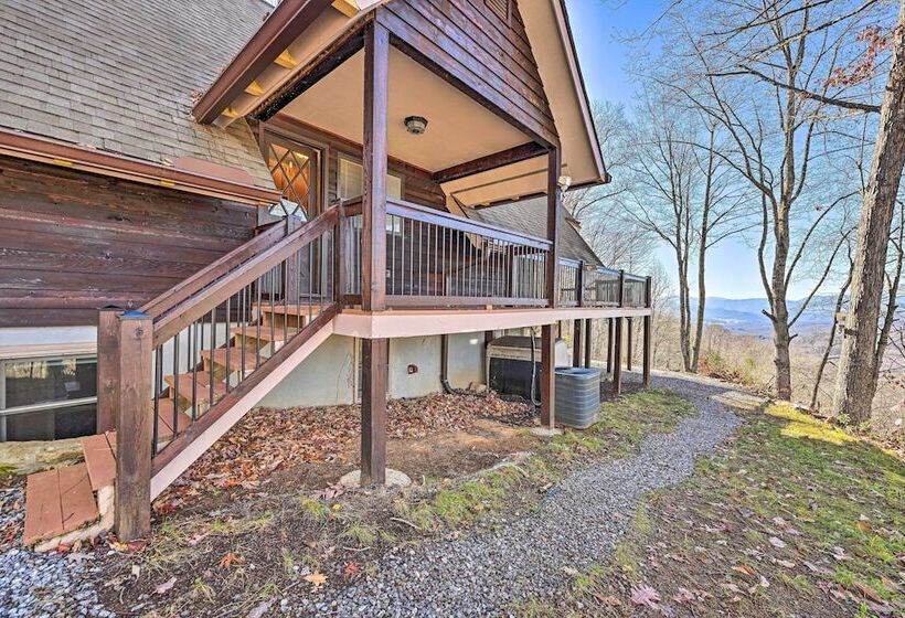Spacious Franklin Cabin W/ Mountain Views!