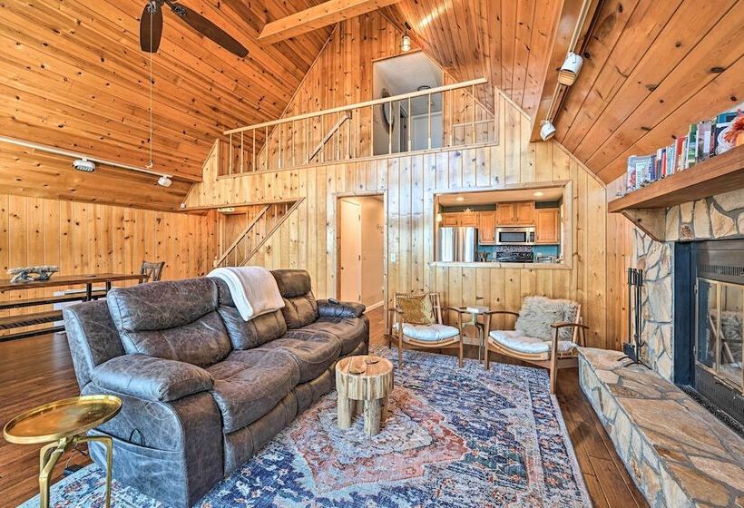 Spacious Franklin Cabin W/ Mountain Views!