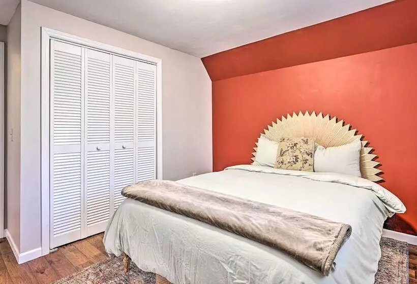 Spacious Franklin Cabin W/ Mountain Views!