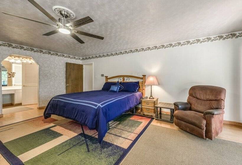 Spacious Ruidoso Home W/ Sierra Blanca Mtn Views!