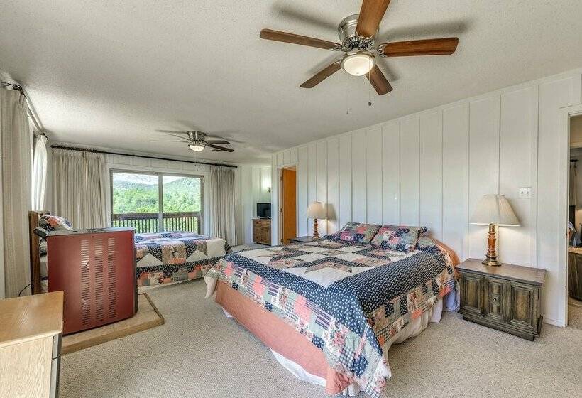 Spacious Ruidoso Home W/ Sierra Blanca Mtn Views!