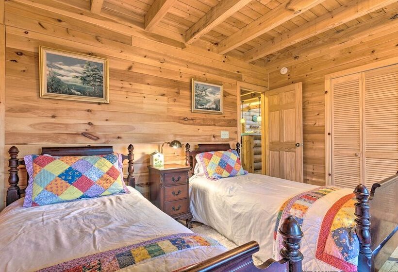 Superb Linville Mountain Cabin W/ Wraparound Decks