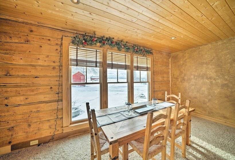 The Farmstead On 10 Acres W/ Mountain Views!