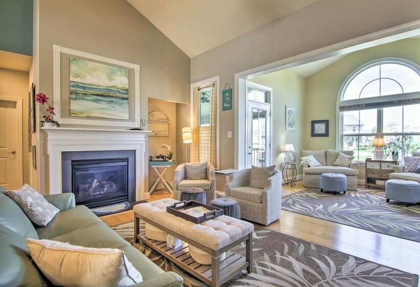 Vibrant Home In Ocean View W/ Screen Porch