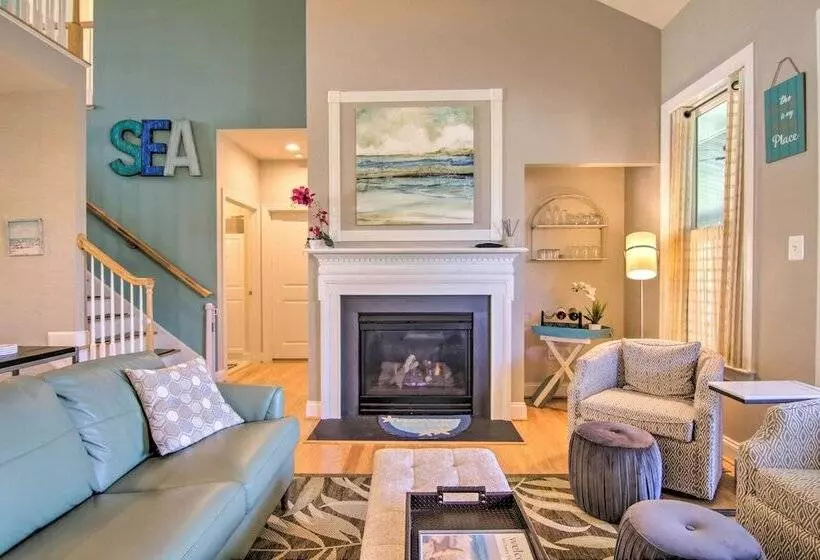 Vibrant Home In Ocean View W/ Screen Porch