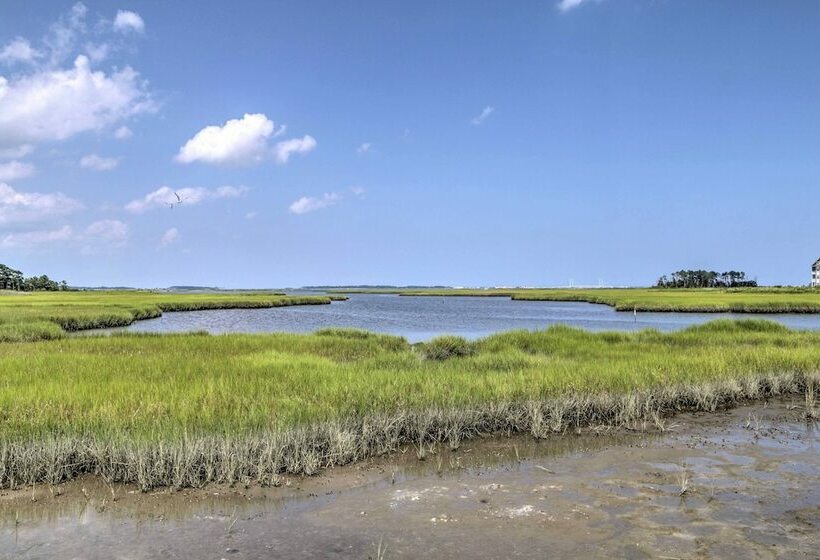 Vibrant Home In Ocean View W/ Screen Porch