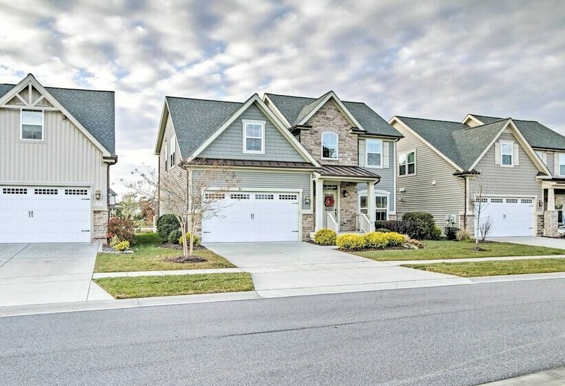 Vibrant Home In Ocean View W/ Screen Porch