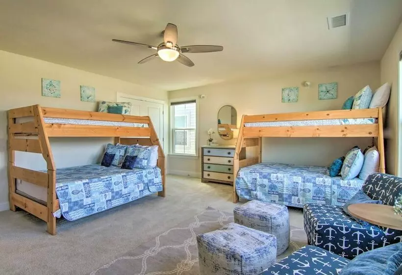 Vibrant Home In Ocean View W/ Screen Porch