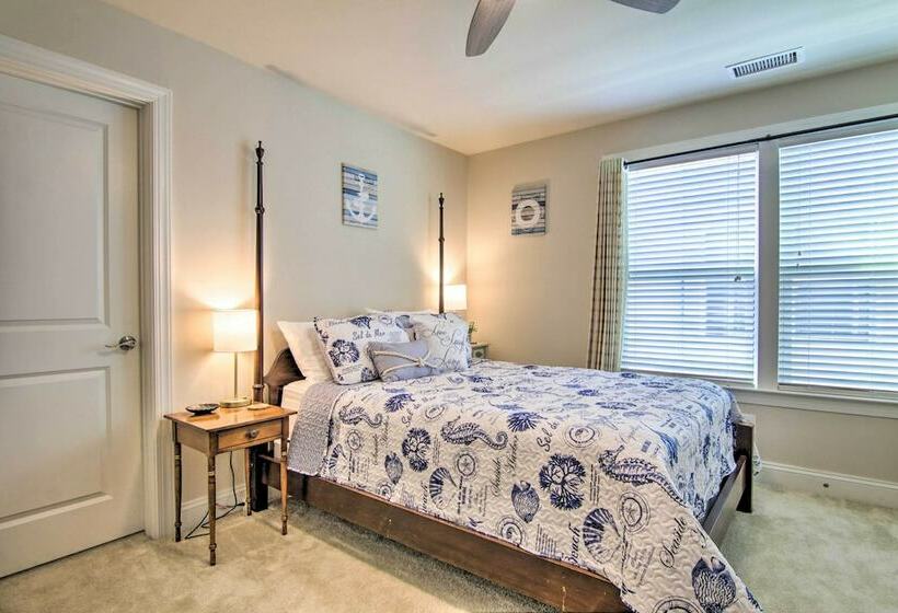 Vibrant Home In Ocean View W/ Screen Porch