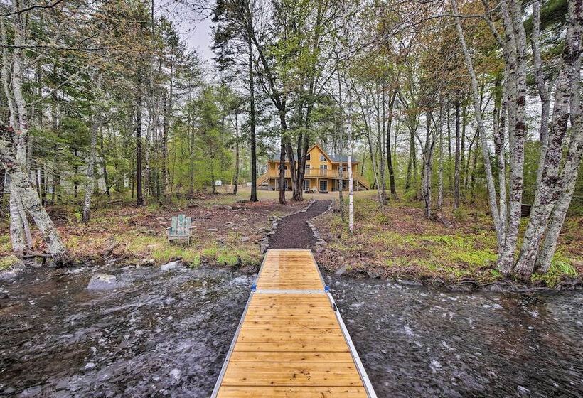 Waterfront Davis Pond Cabin W/ Dock + Kayaks!