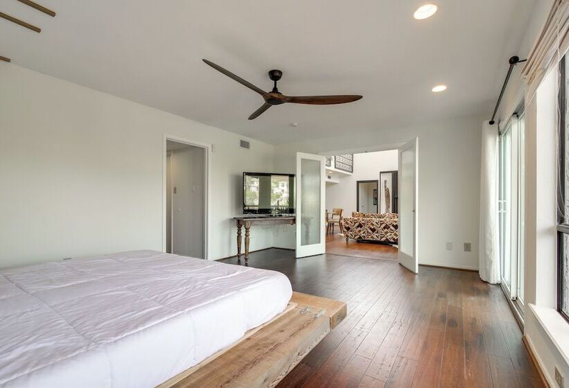 Waterfront Lake Travis Luxury Home W/ Large Deck!