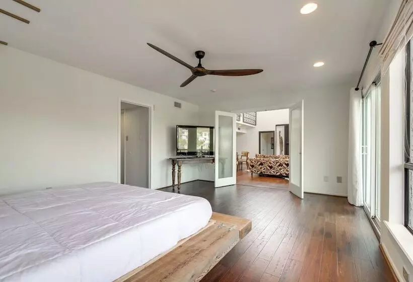 Waterfront Lake Travis Luxury Home W/ Large Deck!