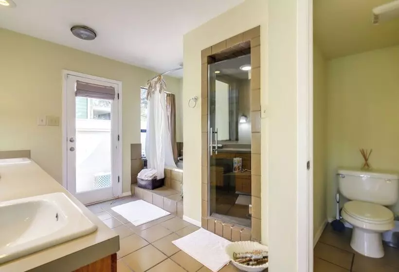 Waterfront Lake Travis Luxury Home W/ Large Deck!