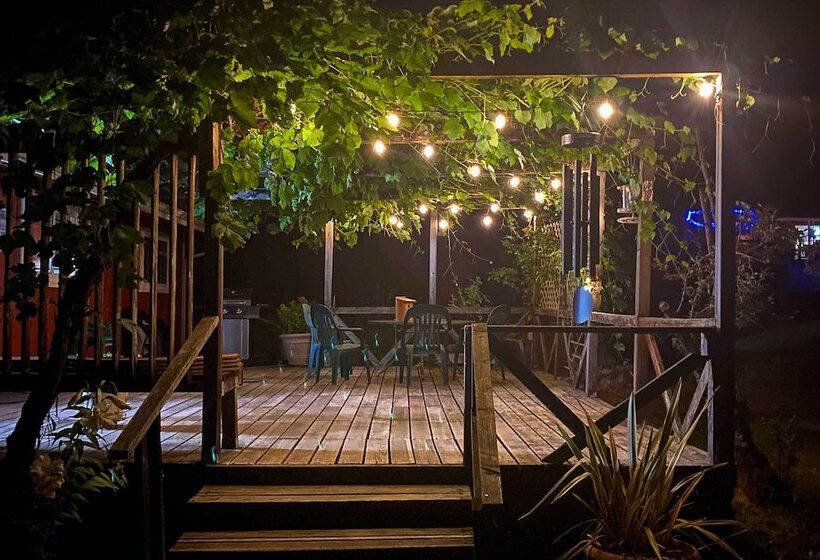 Willow Creek Hideaway W/ Deck, 1 Mi To River!