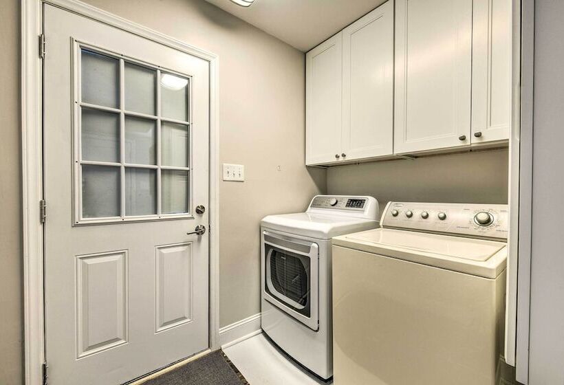 Beautiful Charlotte Home W/ Pool & Hot Tub!