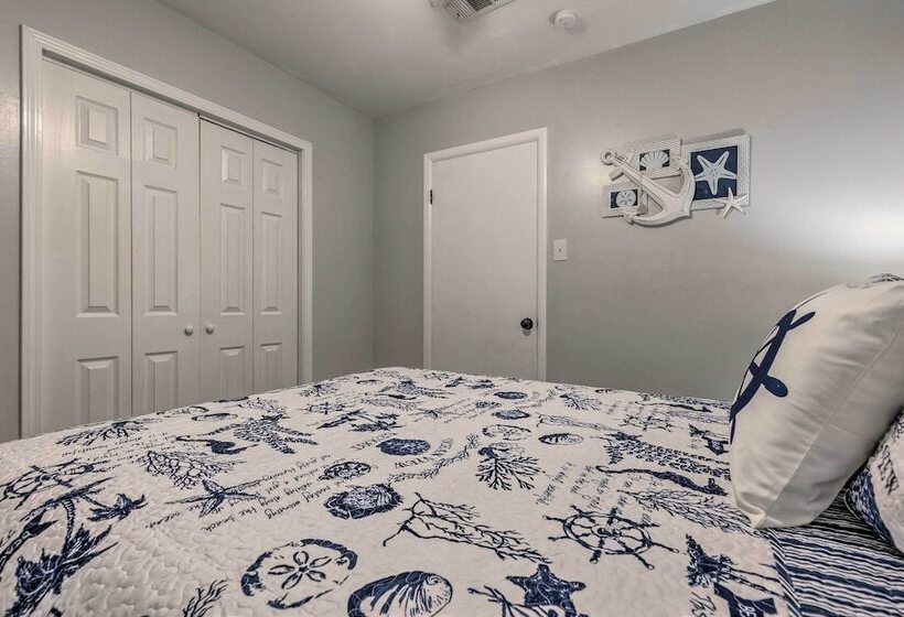 Charming Gulfport Escape: Half Mile To Beach!