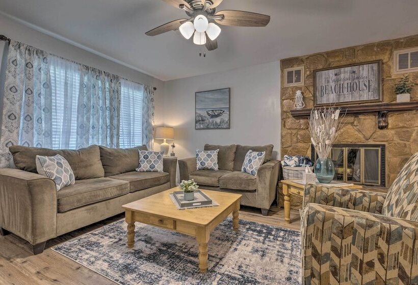 Charming Gulfport Escape: Half Mile To Beach!