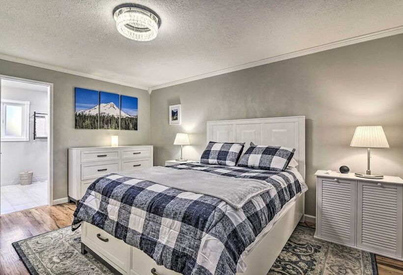 Charming Hillsboro Home W/ Yard, Dogs Welcome