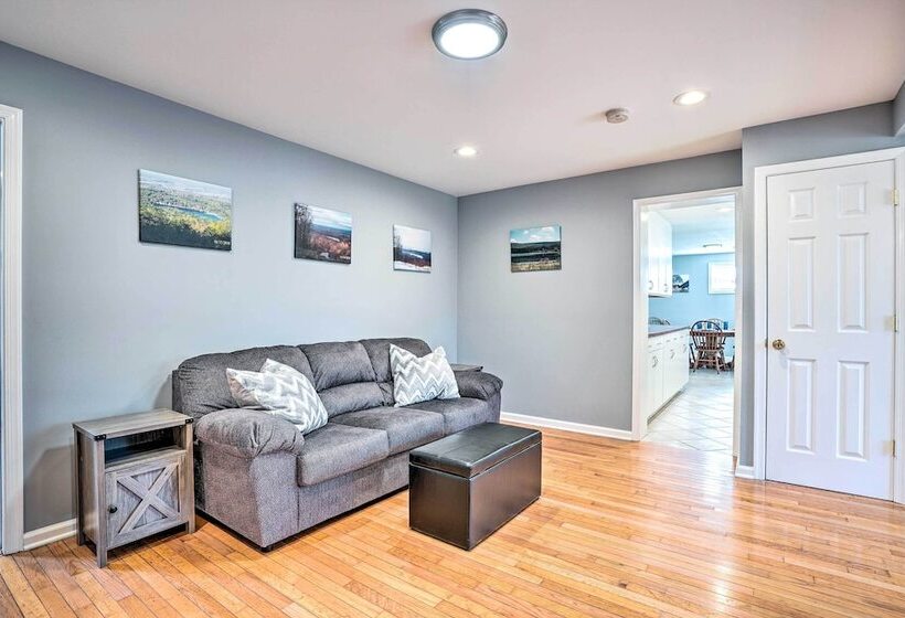 Charming Home With Yard Near Shenandoah River!