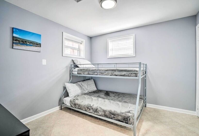 Charming Home With Yard Near Shenandoah River!