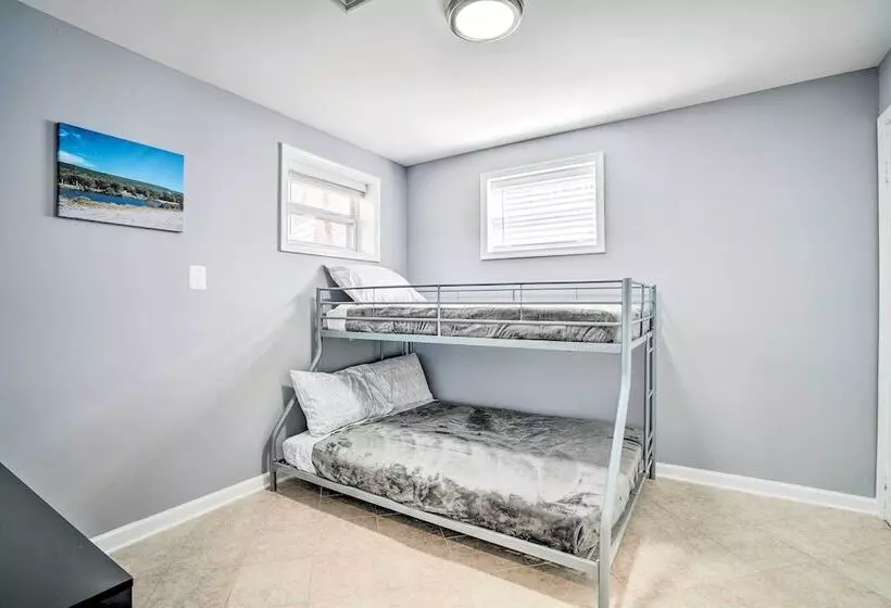 Charming Home With Yard Near Shenandoah River!