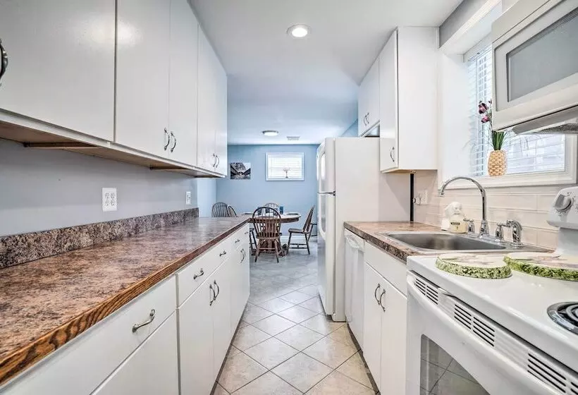 Charming Home With Yard Near Shenandoah River!