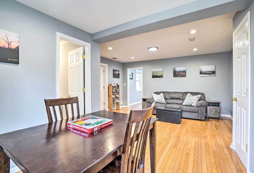 Charming Home With Yard Near Shenandoah River!
