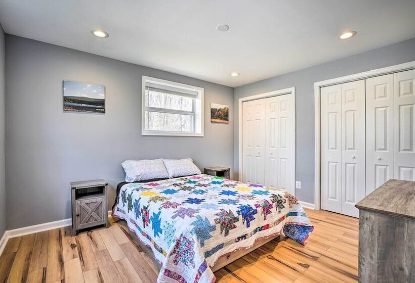 Charming Home With Yard Near Shenandoah River!