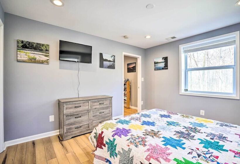 Charming Home With Yard Near Shenandoah River!