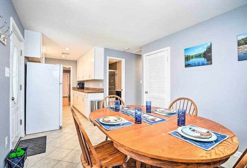 Charming Home With Yard Near Shenandoah River!