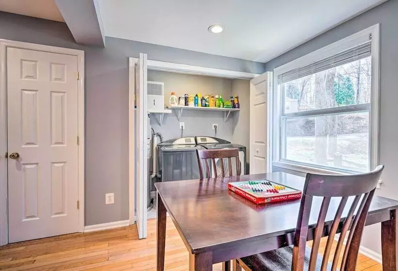 Charming Home With Yard Near Shenandoah River!