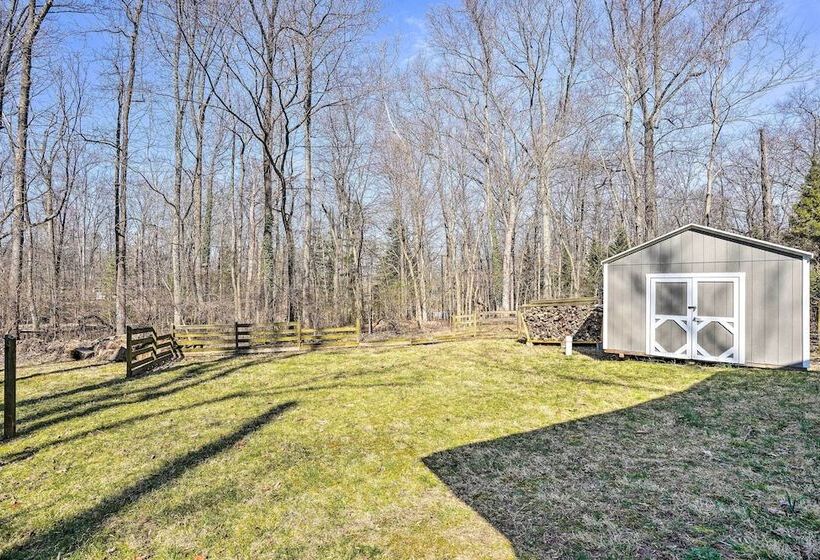Charming Home With Yard Near Shenandoah River!