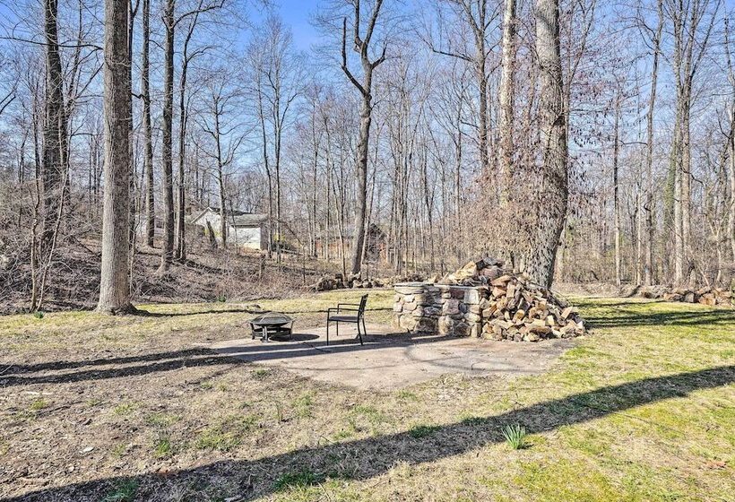 Charming Home With Yard Near Shenandoah River!