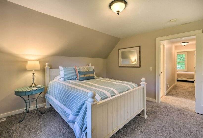 Charming Taylors Falls Home W/ Deck, Fire Pit