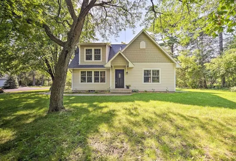 Charming Taylors Falls Home W/ Deck, Fire Pit