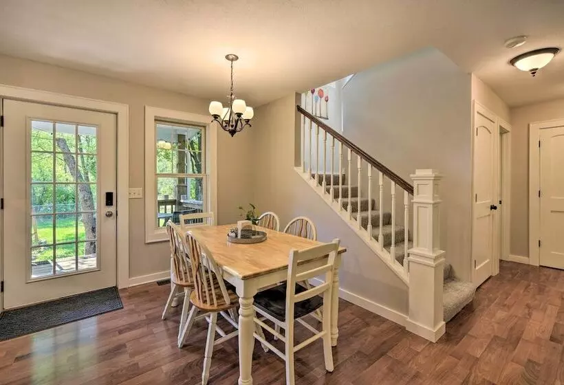 Charming Taylors Falls Home W/ Deck, Fire Pit