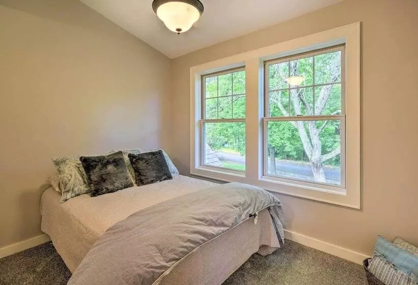 Charming Taylors Falls Home W/ Deck, Fire Pit