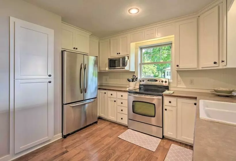 Charming Taylors Falls Home W/ Deck, Fire Pit