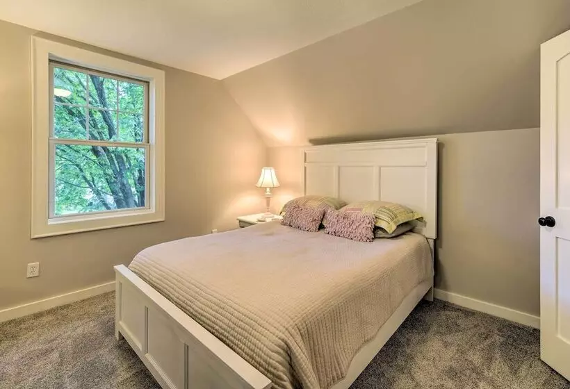 Charming Taylors Falls Home W/ Deck, Fire Pit