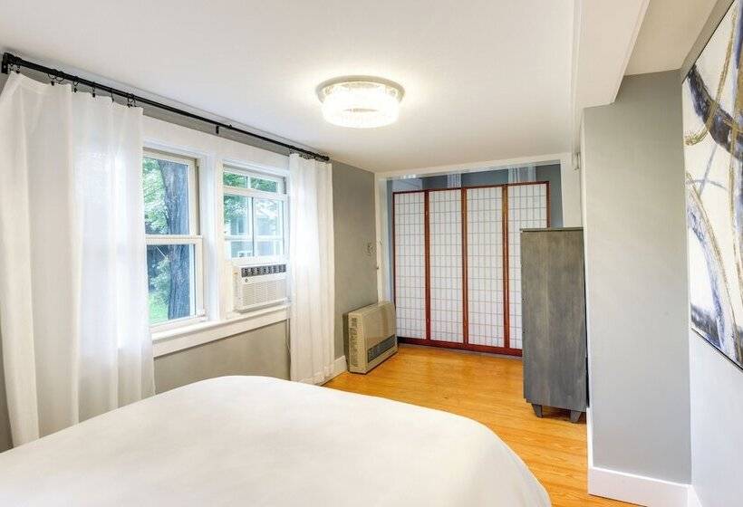 Chester Home ~ 12 Mi To Magic Mountain Ski Area