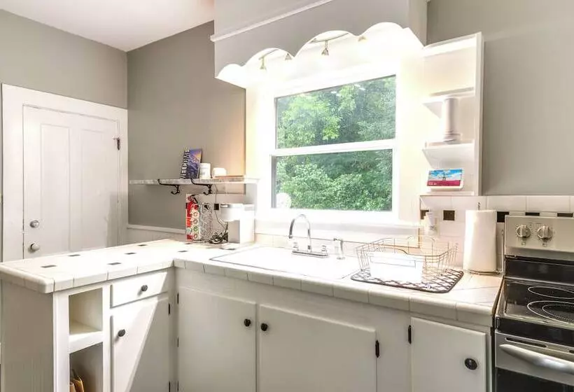 Chester Home ~ 12 Mi To Magic Mountain Ski Area